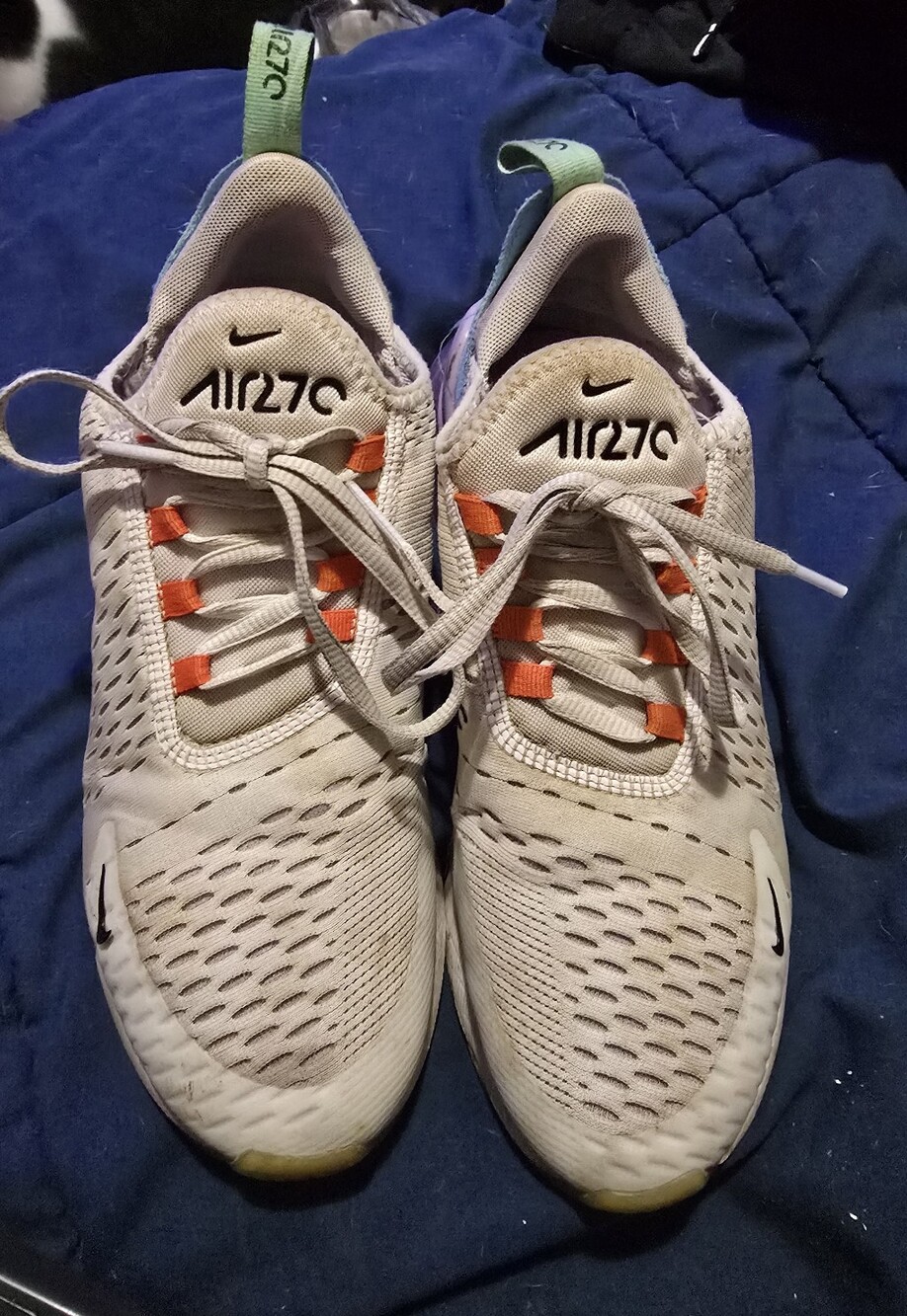 !!. Ladies Size 8.5 Nike Air270 Sneakers in Beige with Orange Accents